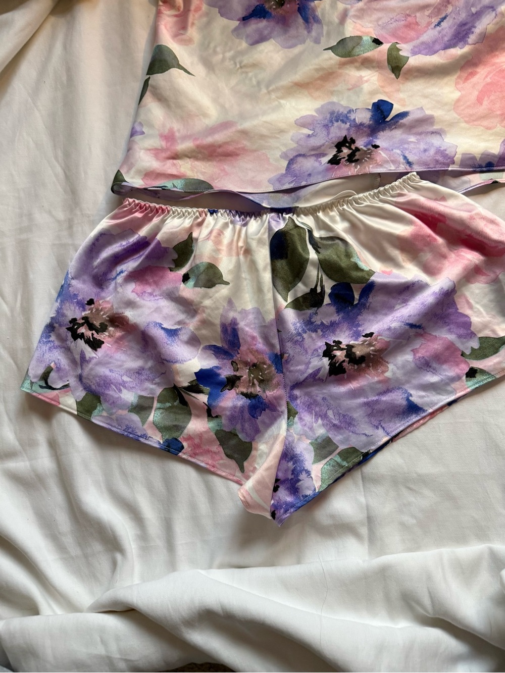 Women's Lilac+London Satin and Lace Pajama Cami & Pajama Shorts Sleep Set - Picture 6 of 6
